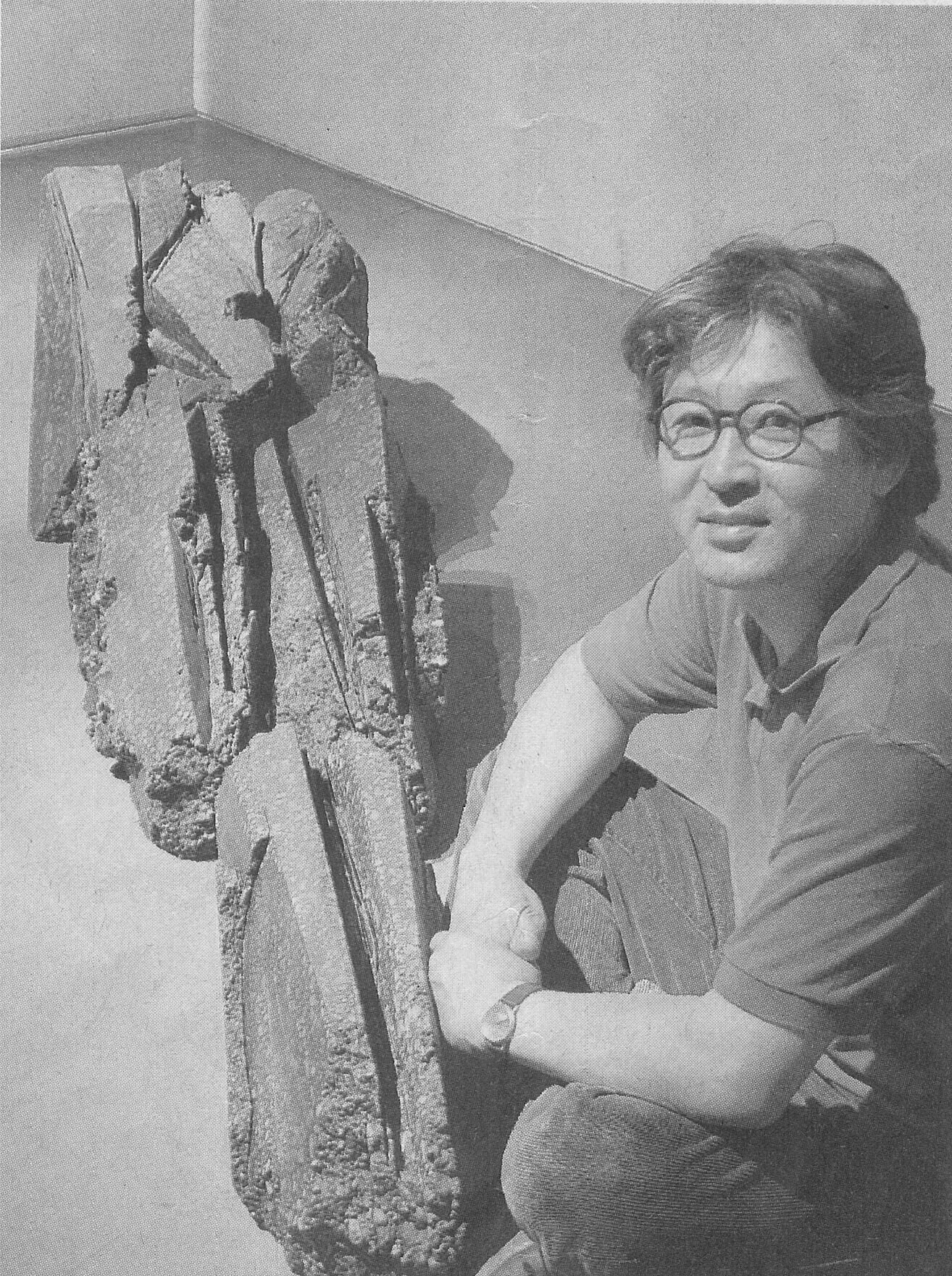 CHUNG Hyun with one of his sculptures