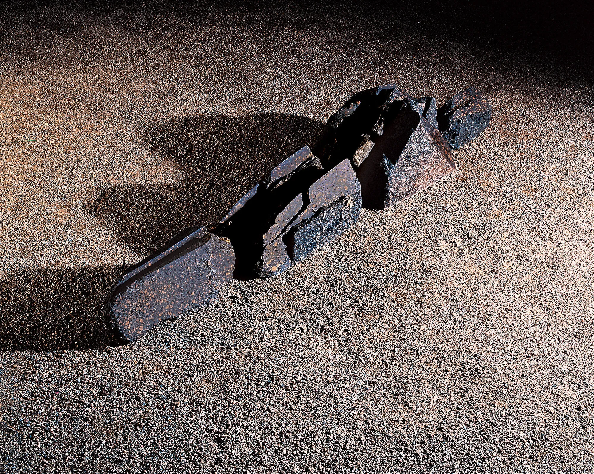Untitled, ascon, 51x270x52cm, 2004